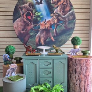 Dinossauro com Cômoda