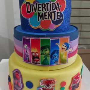 Bolo fake divertidamente