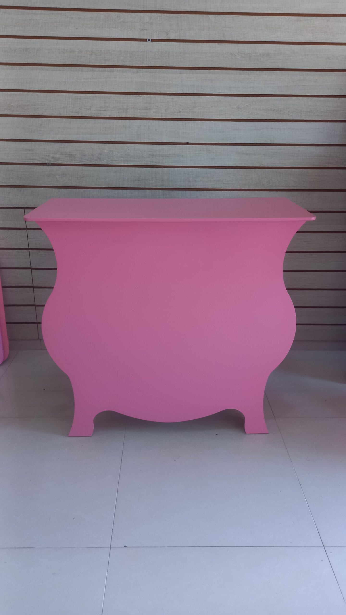 Cômoda rosa